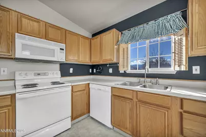 18120 Hazelnut Drive, Reno, NV 89508 - Photo 5