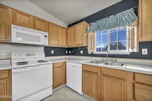 18120 Hazelnut Dr, Reno, NV 89508 - Photo 5