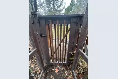 655 E Riverview Circle, Reno, NV 89509 - Photo 27