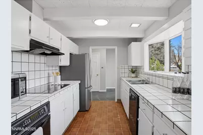 960 W 12th Street, Reno, NV 89503 - Photo 5