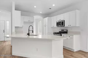 10482 Summershade Ln, Reno, NV 89521 - Photo 7