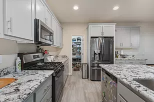 864 Tourmaline Dr, Indian Hills, NV 89705 - Photo 5