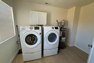 1836 C St, Sparks, NV 89431 - Photo 9