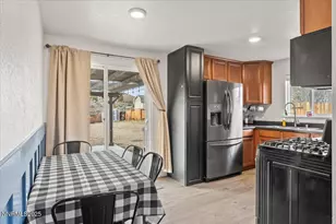 5490 Dolores Dr, Sparks, NV 89436 - Photo 7