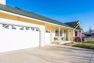 714 Paula Pl, Gardnerville, NV 89410 - Photo 5