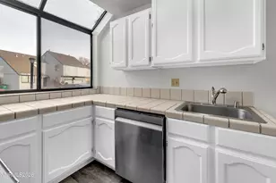 2561 Garfield Dr, Sparks, NV 89431 - Photo 13