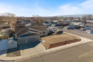 668 Farm Cir, Fernley, NV 89408 - Photo 37