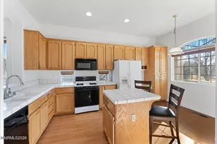 7214 Grand Island Dr, Sparks, NV 89436 - Photo 7