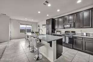 10928 Bloomsburg Ct, Reno, NV 89506 - Photo 7