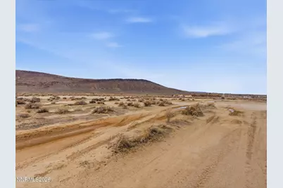 9035 Via Segundo, Silver Springs, NV 89429 - Photo 9