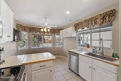 6804 Dorchester Drive, Sparks, NV 89436 - Photo 13