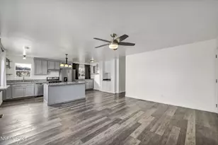 7575 Halifax Dr, Reno, NV 89506 - Photo 9