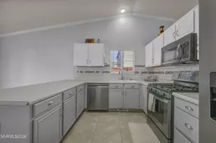17527 Sunstone Ct, Reno, NV 89508 - Photo 5