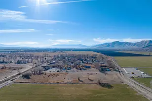 14 Ashley Dr, Yerington, NV 89447 - Photo 1