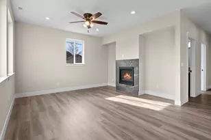 3592 Oakridge Dr, Sparks, NV 89436 - Photo 7