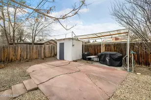 285 Bartlett St, Reno, NV 89512 - Photo 17