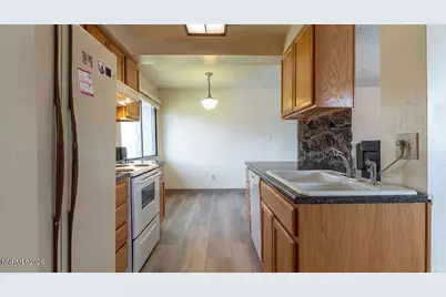 800 Jamaica Avenue #APT 4, Reno, NV 89502 - Photo 3