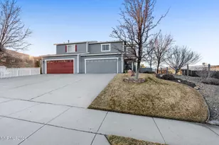 8821 Sunset Breeze Dr, Reno, NV 89506 - Photo 3