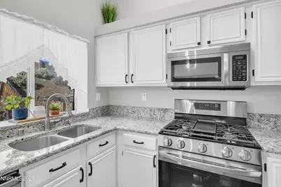 7275 Lindsey Lane, Sparks, NV 89436 - Photo 13