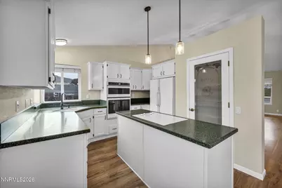 14390 Sundance Drive, Reno, NV 89511 - Photo 7