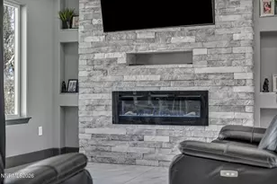 195 E 5th Ave, Sun Valley, NV 89433 - Photo 9