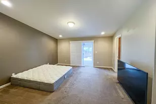 1371 White Bluffs Cir, Fernley, NV 89408 - Photo 9