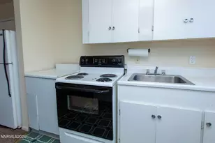1060 Wilson Ave, Reno, NV 89502 - Photo 9