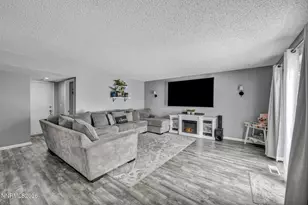 8655 Silver Shores Dr, Reno, NV 89506 - Photo 15