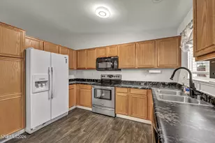 18248 Silverleaf Ct, Reno, NV 89508 - Photo 21