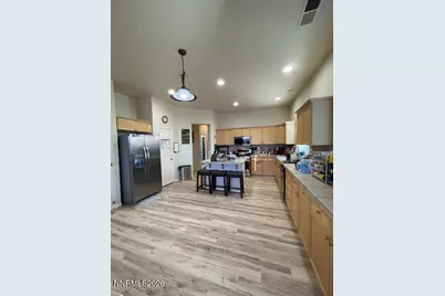 7337 Phoenix Drive, Sparks, NV 89436 - Photo 5