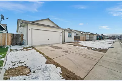 530 St Louis Road, Fernley, NV 89408 - Photo 3