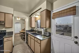 8825 Artesian Way, Reno, NV 89506 - Photo 5