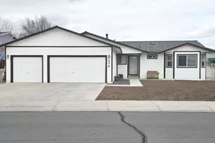476 Jennys Ln, Fernley, NV 89408 - Photo 1
