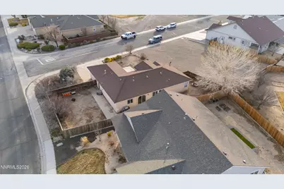 998 Julia Lane, Fernley, NV 89408 - Photo 5