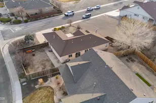 998 Julia Ln, Fernley, NV 89408 - Photo 5