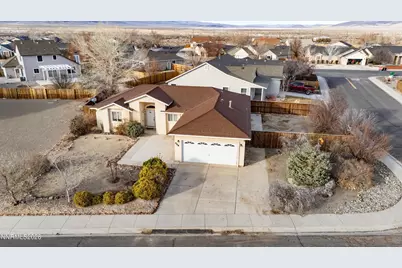 998 Julia Lane, Fernley, NV 89408 - Photo 3