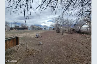 1060 Donner Trail, Silver Springs, NV 89429 - Photo 7