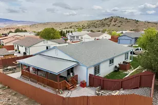 7507 Cezanne Ct, Sun Valley, NV 89433 - Photo 9