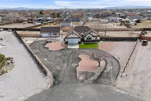 1060 Penelope Dr, Fallon, NV 89406 - Photo 1