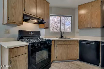 2507 Sycamore Glen Drive #APT 5, Sparks, NV 89434 - Photo 9