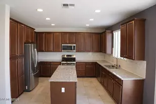 10855 Pebble Hill Dr, Reno, NV 89521 - Photo 5