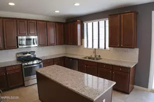 10855 Pebble Hill Dr, Reno, NV 89521 - Photo 5