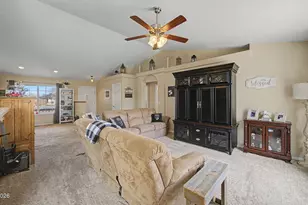 906 Julia Ln, Fernley, NV 89408 - Photo 13
