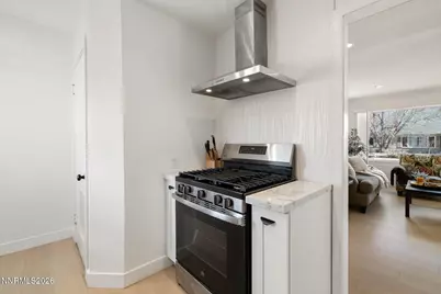 939 Bates Avenue, Reno, NV 89502 - Photo 7