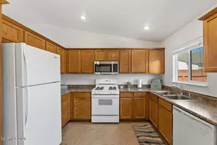 17745 Honey Locust Ct, Reno, NV 89508 - Photo 5