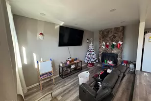 1536 Oxford Ave, Sparks, NV 89431 - Photo 3