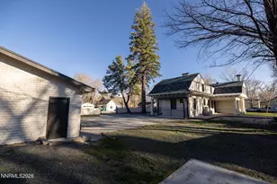 402 W Robinson St, Carson City, NV 89703 - Photo 45