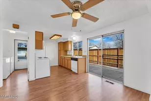 909 Mesa Ridge Dr, Sparks, NV 89434 - Photo 9