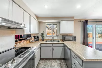 370 Maple Street, Fernley, NV 89408 - Photo 11