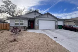 564 Grey Eagle Ln, Fernley, NV 89408 - Photo 1